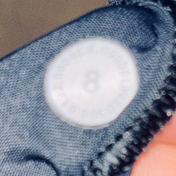 Lululemon Activewear Bundle – Size 8 + JUNK Headband - Picture 12 of 14